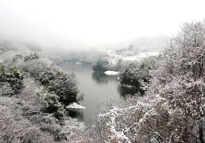 弥栄湖